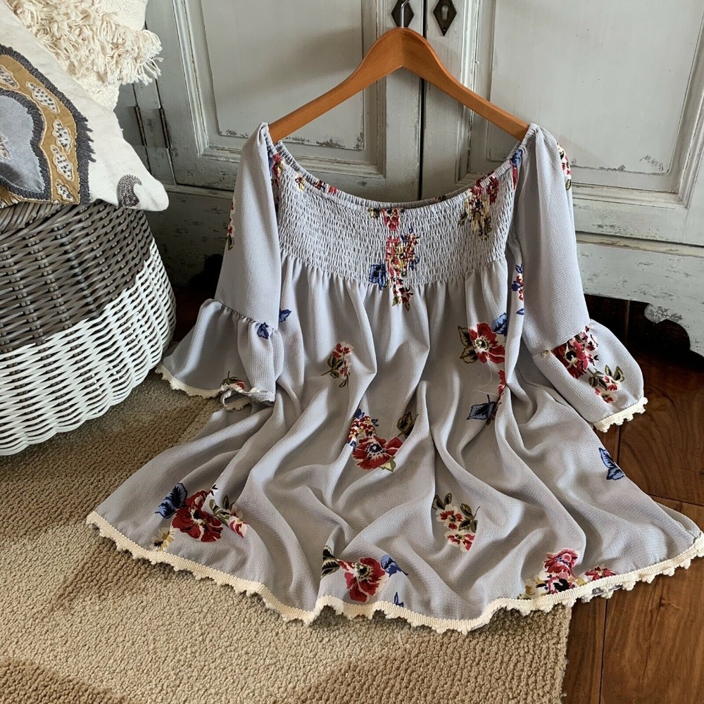 Boutique Grey Floral Off the Shoulder Tunic Blouse - Picture 4 of 8